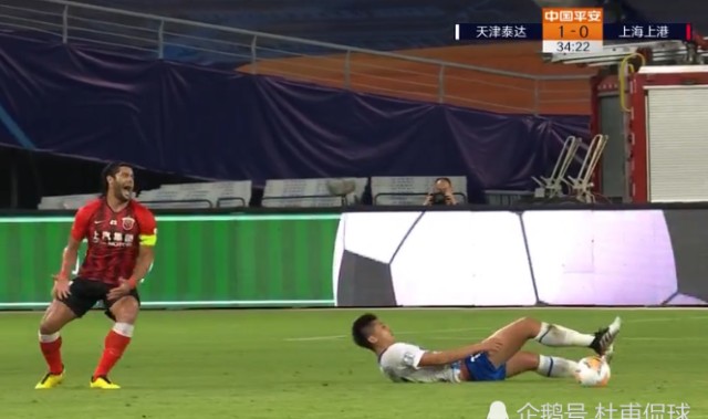  斯图加特定位球显威力，头球破门锁定胜局  