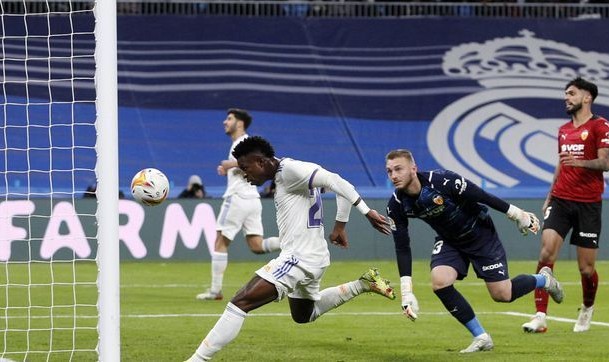  摩纳哥青春风暴席卷赛场，客场力克传统豪门