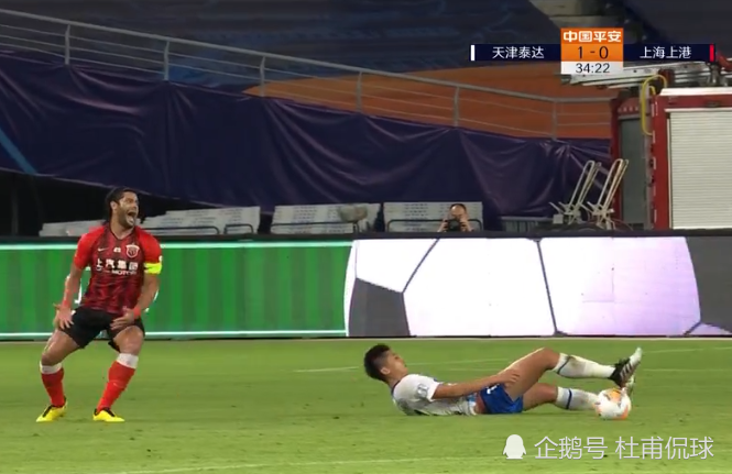  斯图加特定位球显威力，头球破门锁定胜局  