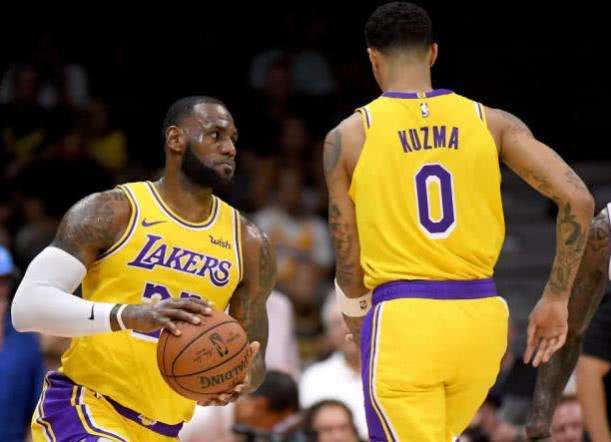  浓眉哥带伤出战湖人加时险胜开拓者